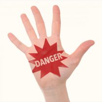 風評被害や誹謗中傷を放置すると発生する危険性やリスクを具体例で紹介